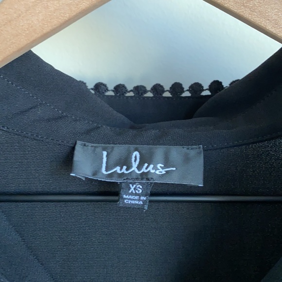 Lulu’s On A Whimsy Black Button Up Top Sz XS - Picture 4 of 7